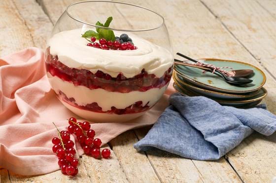 Redcurrant trifle