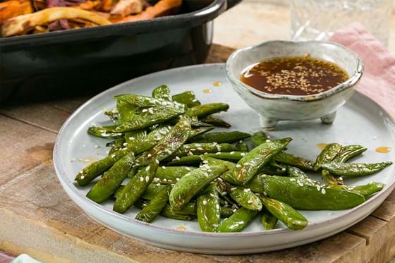 Sugar snaps with sesame and soy dip