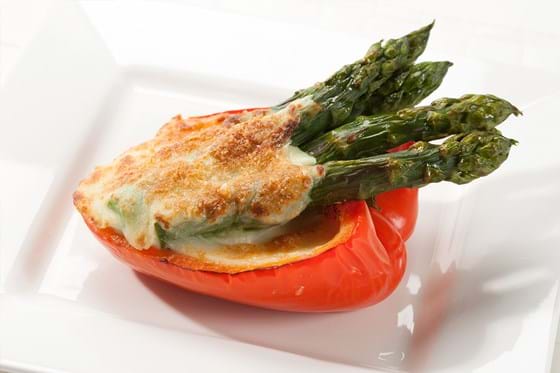 Stuffed sweet pepper with green asparagus