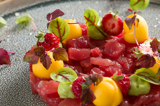 Tonijntartaar Met Framboos Aardbei