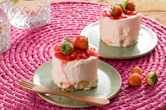 Roomtaartje Met Ananas Aardbei