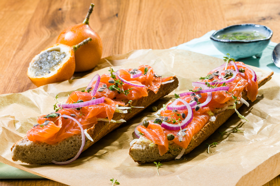 Zalmbaguette Met Granadilladressing