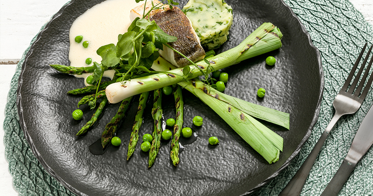 Mini Asperges Kabeljauw met groene mini asperges en prei - EAT ME