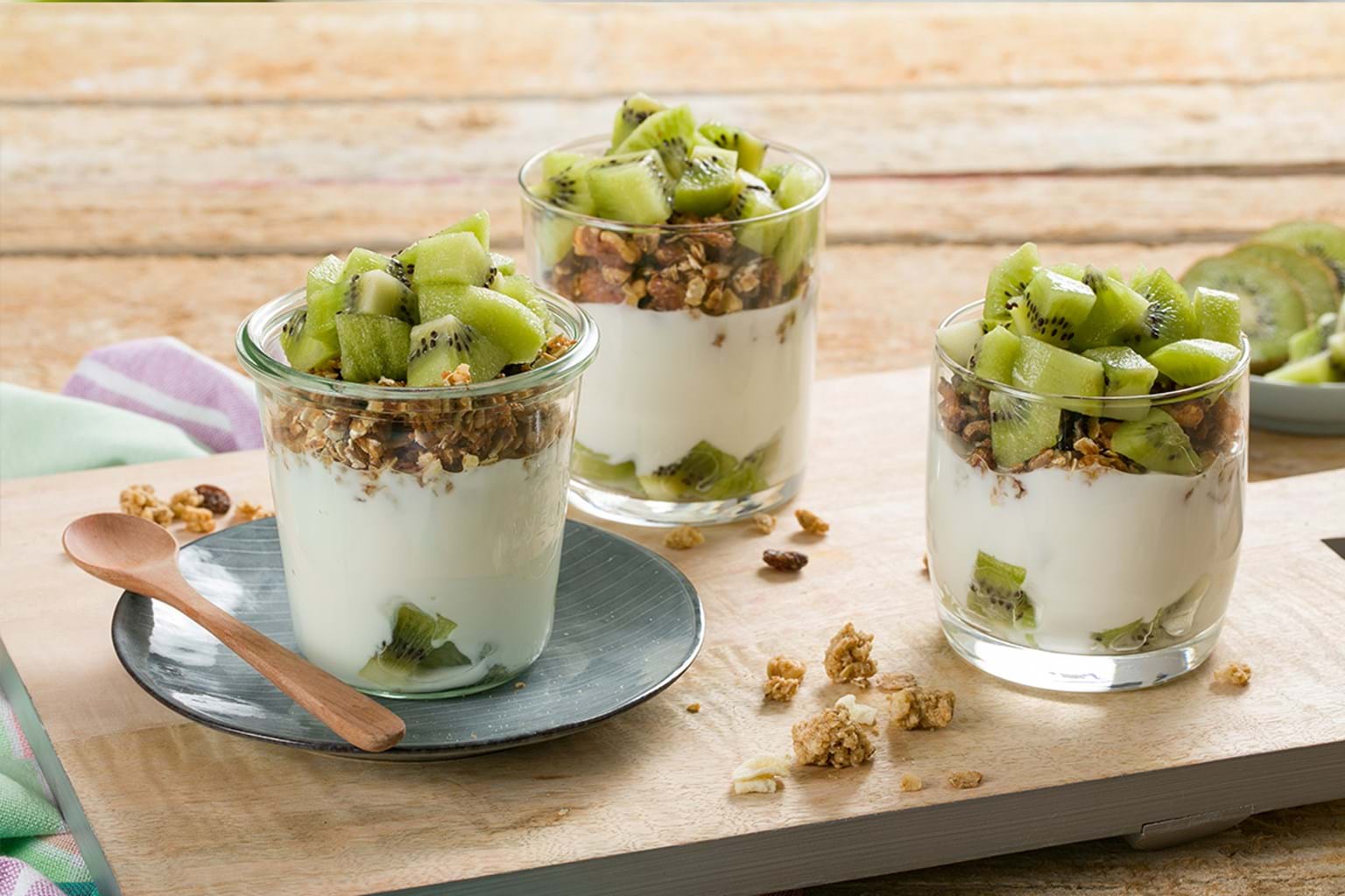 Yoghurt Met Kiwi En Zelfgemaakte Granola