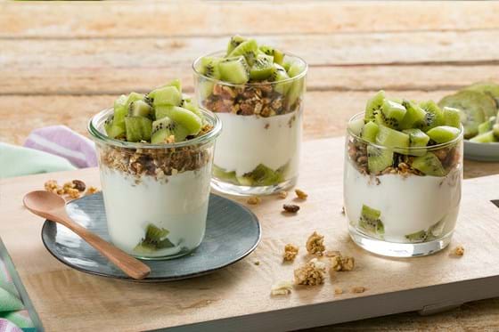 Yoghurt Met Kiwi En Zelfgemaakte Granola